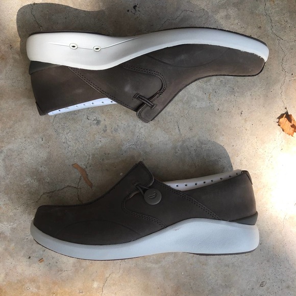 CLARKS Unstructured Un Loop 2 Walking Loafer Leather Taupe 7.5 Narrow - Picture 3 of 7